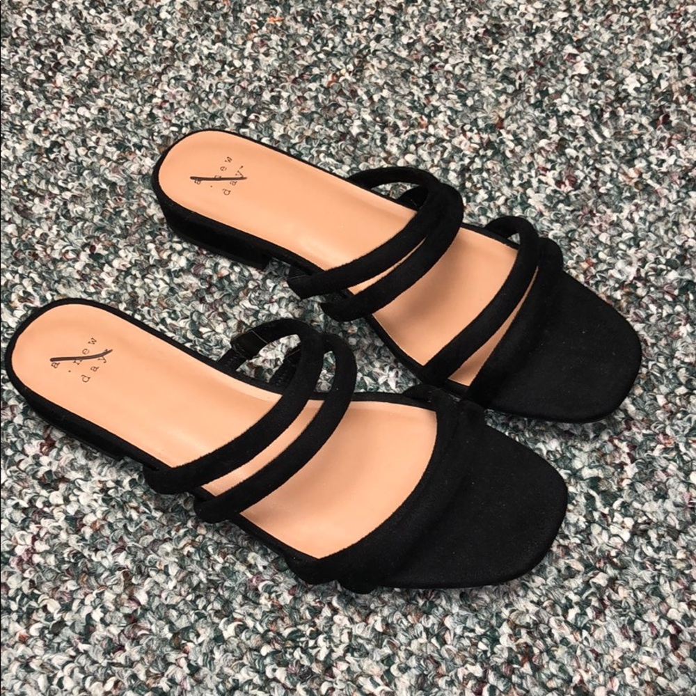 kitten heels